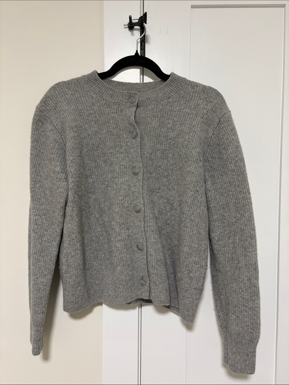 Uniqlo Light Grey Ribbed Button-Up Cardigan